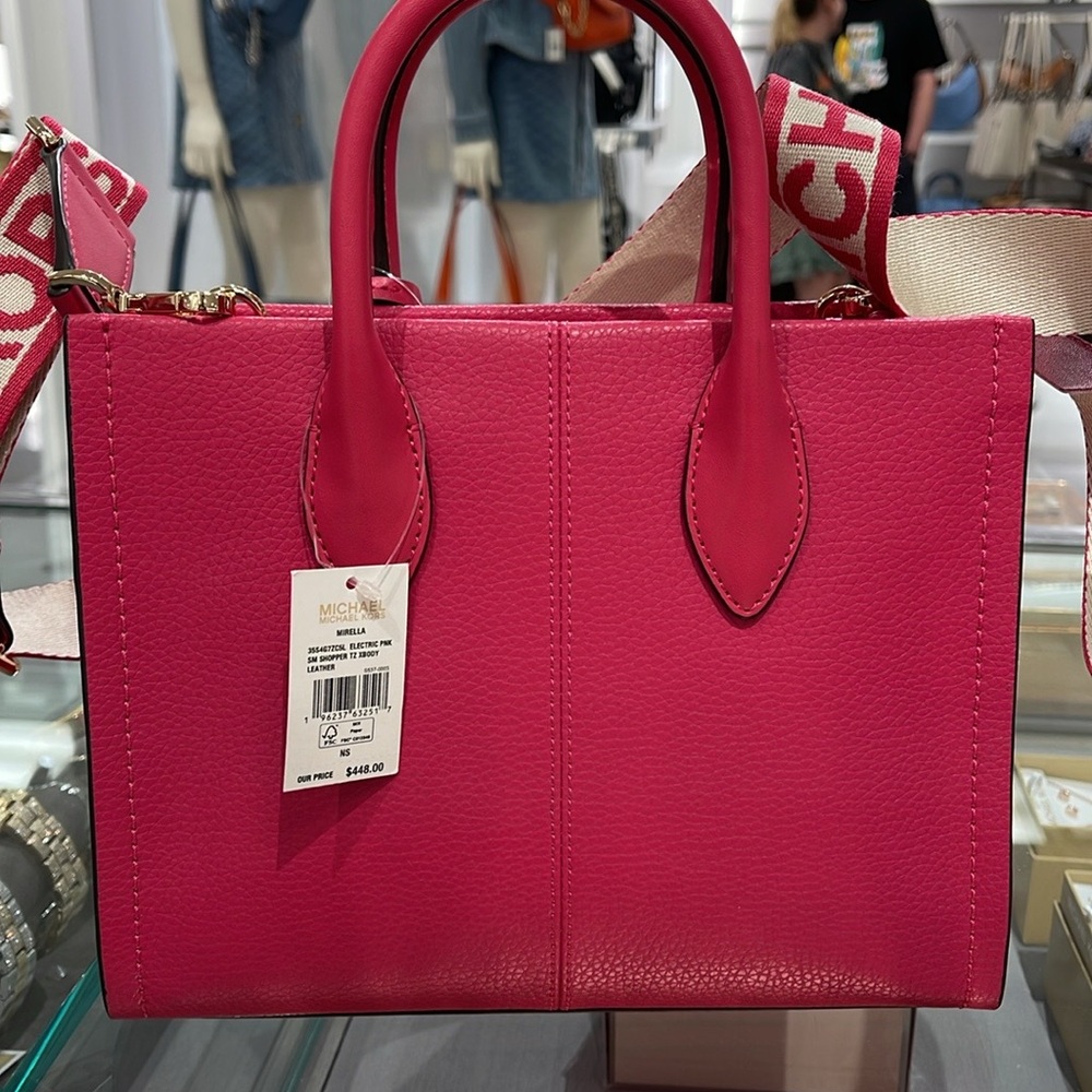 Michael Kors Mirella Small Pebbled Leather Shopper Crossbody XBODY Bag MK
NWT - Picture 13 of 16